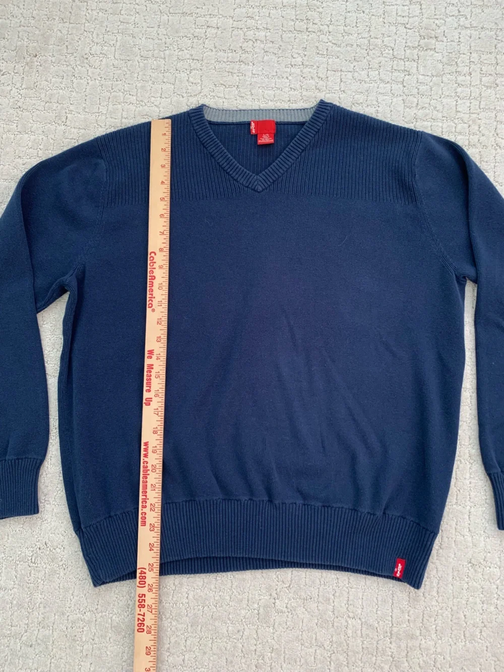 Levi’s Men's V-Neck Sweater Pullover in Navy Size L/G 100% Cotton